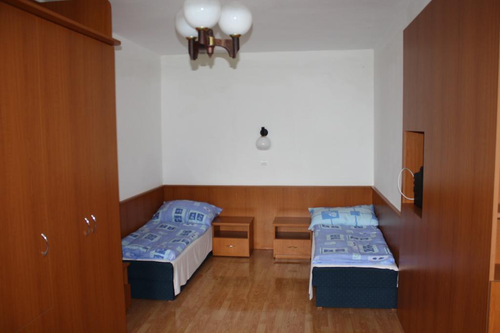 Hethland Zamardi Vsz Ueduelo Hotel Bilik gambar
